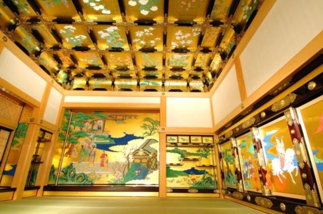 Kumamoto Honmaru Goten Palace with emebllished ceiling (picture: City of Kumamoto) Kumamoto Honmaru Goten Palace with emebllished ceiling (picture: City of Kumamoto)