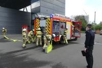 Die Gruppe muss einen Standardlöschangriff über eine Leiter vornehmen und zeigen, dass sie dieses Vorgehen beherrscht