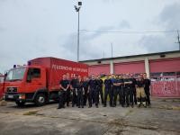 Ein Teil der Helfer am Ende der Aufräumaktion Gruppenbild der Helfer am Ende der Aufräumaktion