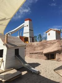 Die neue Lärmschutz- und Spiellandschaft. (Foto: Buck) Die neue Lärmschutz- und Spiellandschaft.