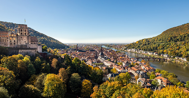 The castle in cheerful autumn colours: View of the castle, the old city and the river Neckar (Photo: Dittmer) The castle in cheerful autumn colours: View of the castle, the old city and the river Neckar (Photo: Dittmer)