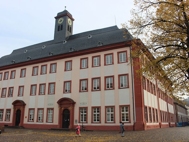 Universitätsgebäude in der Heidelberger Altstadt (Foto: Stadt Heidelberg) 